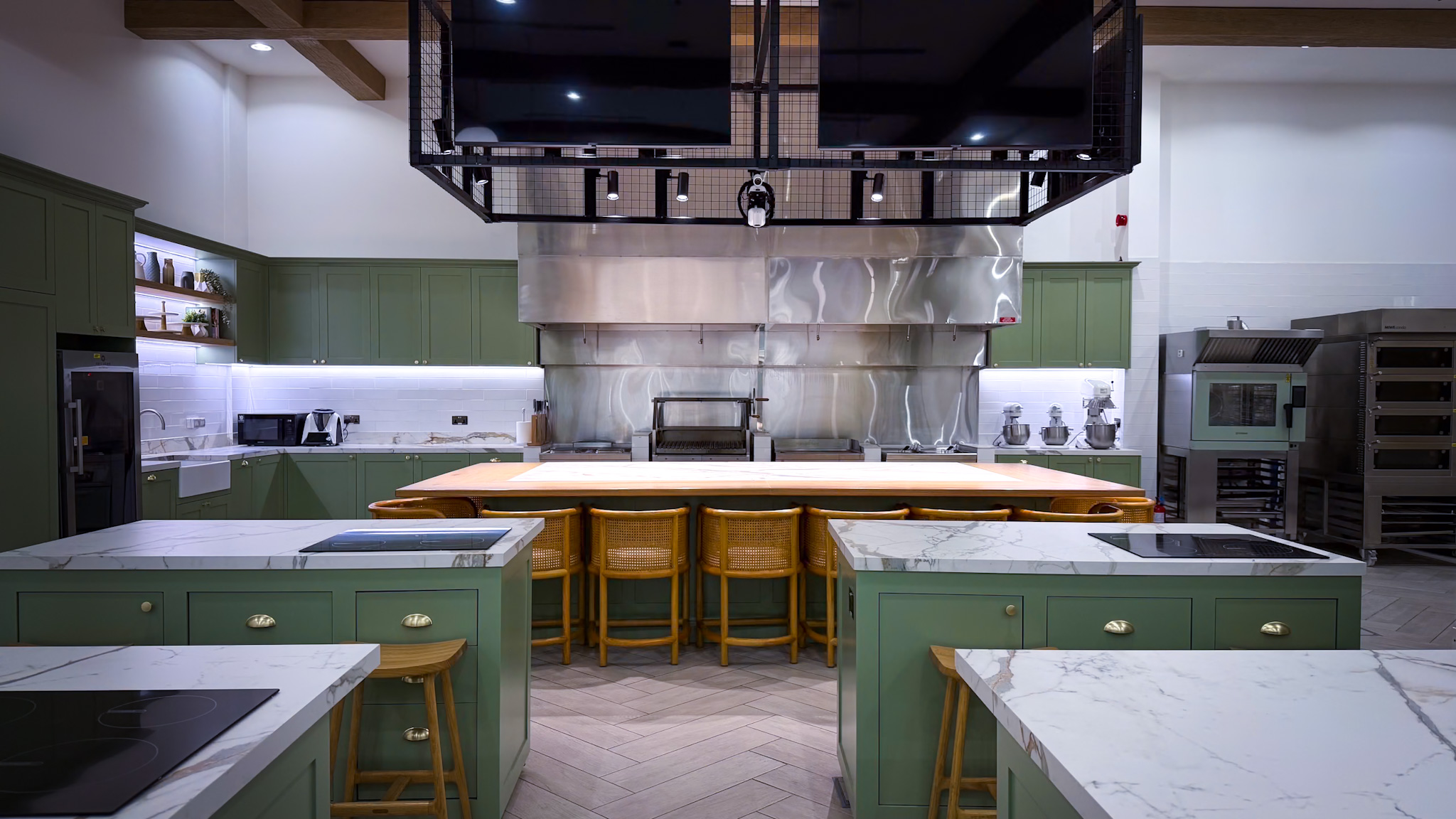 Chef James Knight-Paccheco to open new cookery school in Dubai